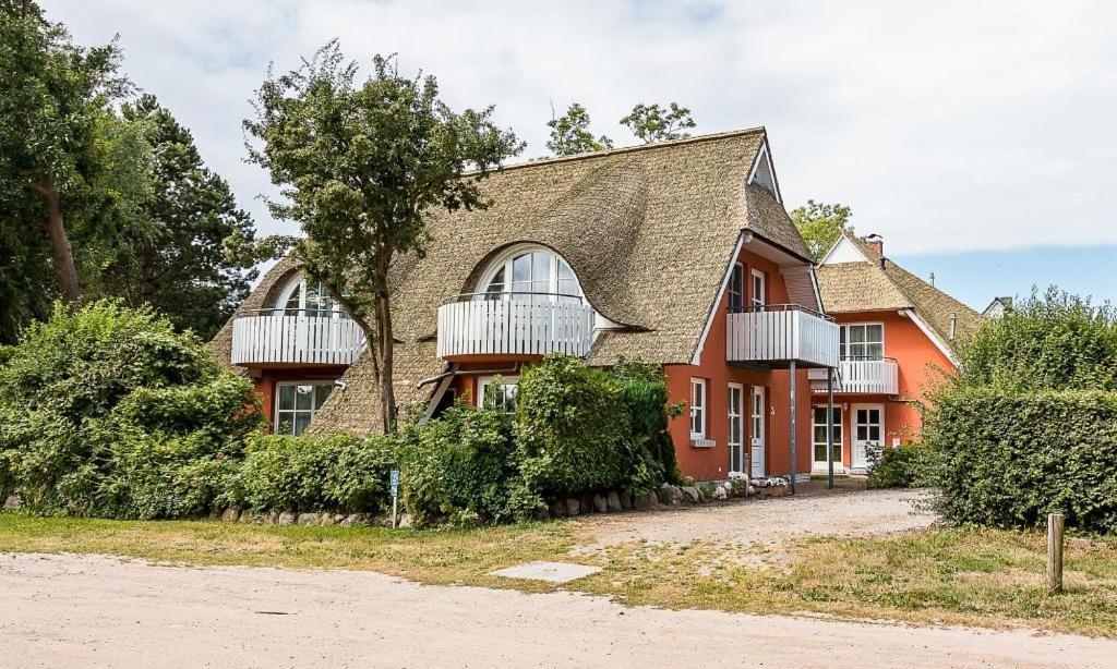 Eule Apartment Born Exterior photo